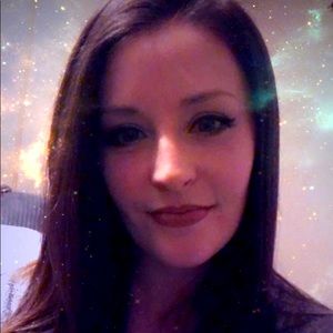 Meet your Posher, Adrienne